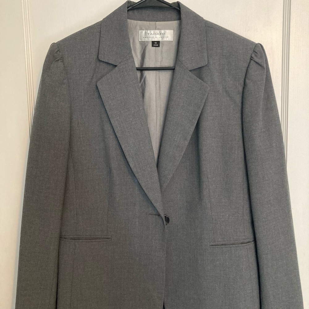 Tahari Heather gray blazer